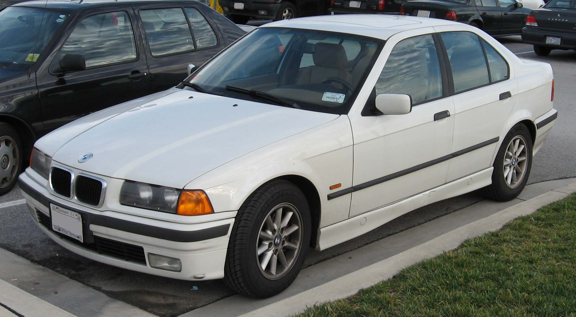 04667950-photo-bmw-serie-3-1994